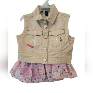 NWOT. COOGI VEST AND SKIRT SET. GRAPHIC BACK. RUFFLED SKIRT. SIZE 2T.